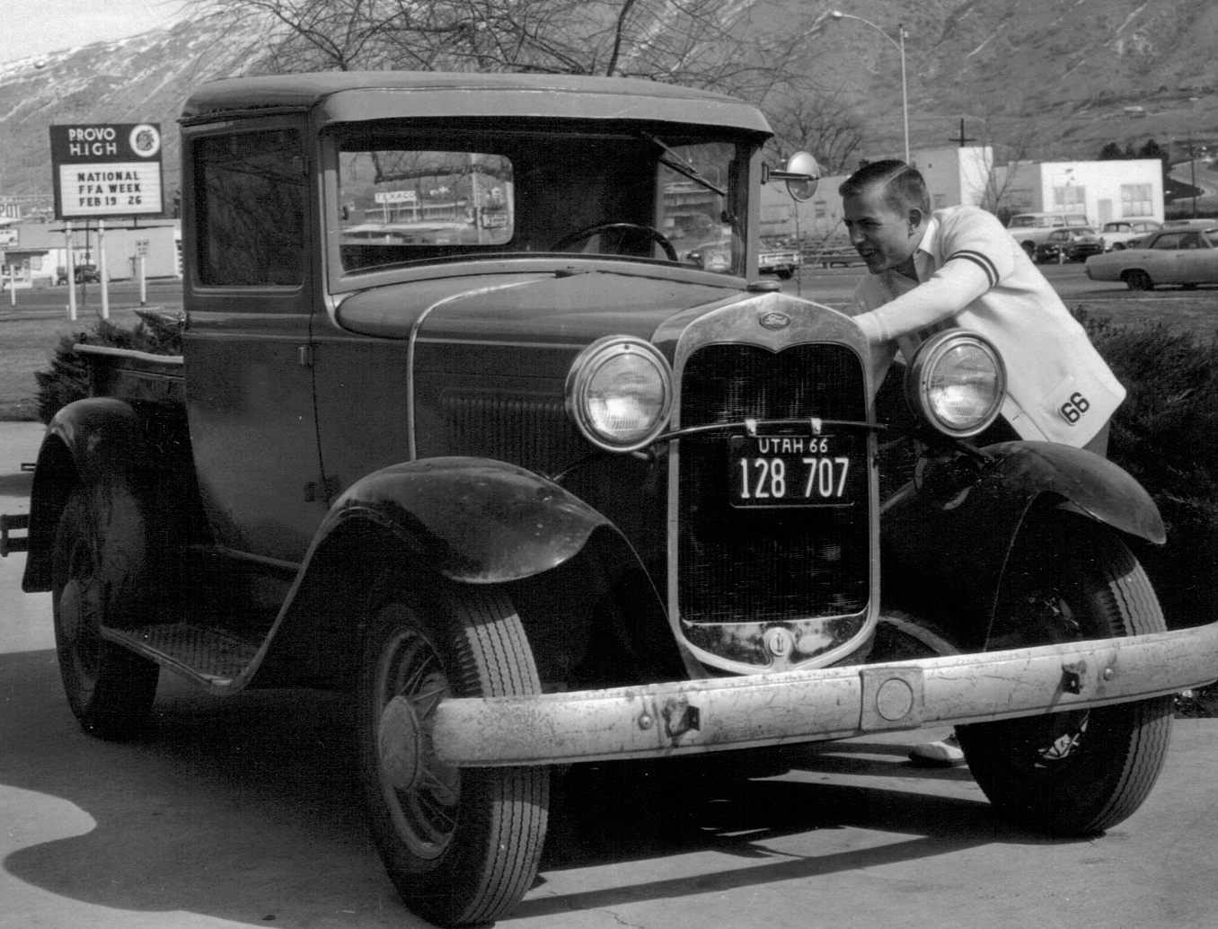 First hydrogen store powered car